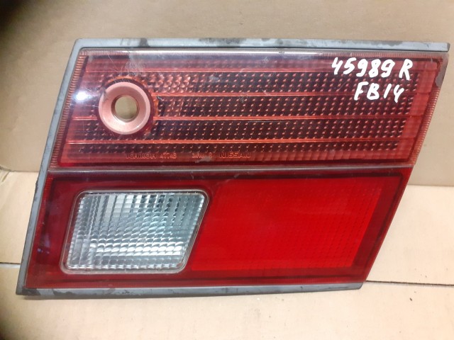 Вставка багажника NISSAN Sunny 