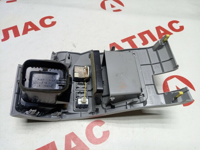 Решетка вентиляции салона TOYOTA Corolla Axio 