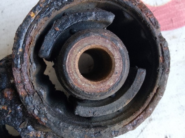 Рычаг NISSAN Bluebird Sylphy 