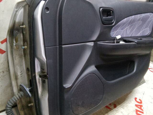 Дверь NISSAN Wingroad 