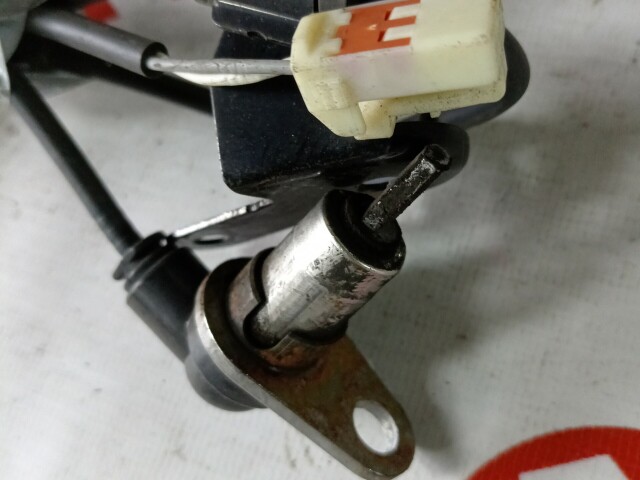 Датчик ABS MAZDA Premacy 