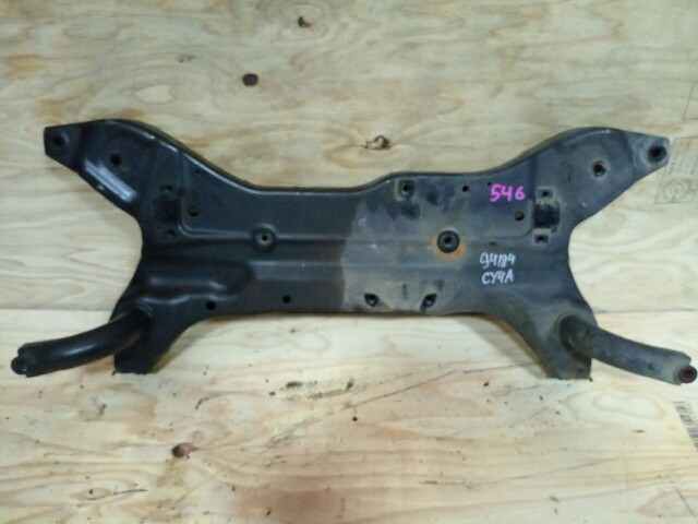 Балка поперечная MITSUBISHI Galant 