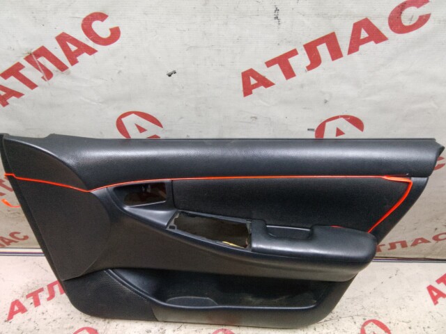 Обшивка двери TOYOTA Corolla 