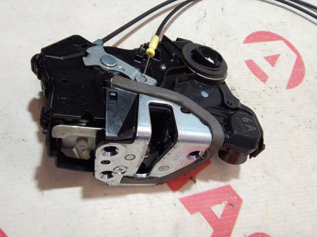 Замок двери TOYOTA RAV4 