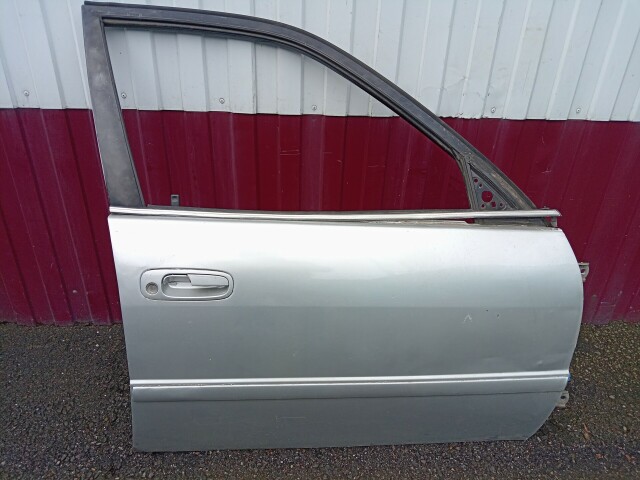 Дверь TOYOTA Sprinter 