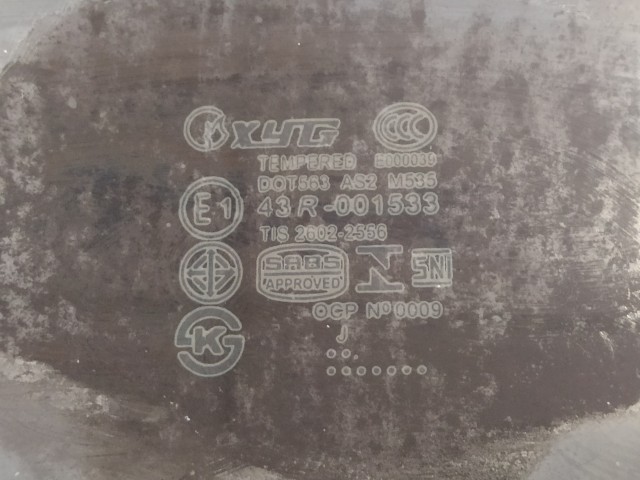 Стекло TOYOTA Camry 