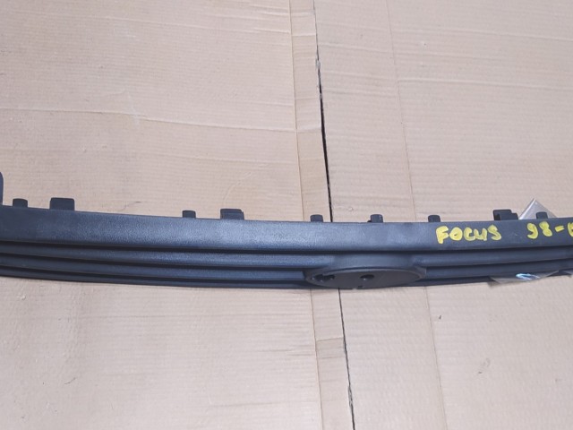 Решетка радиатора FORD Focus 