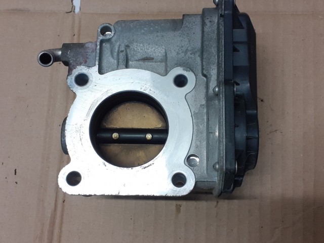 Дроссельная заслонка TOYOTA Sienta 1NZ-FE