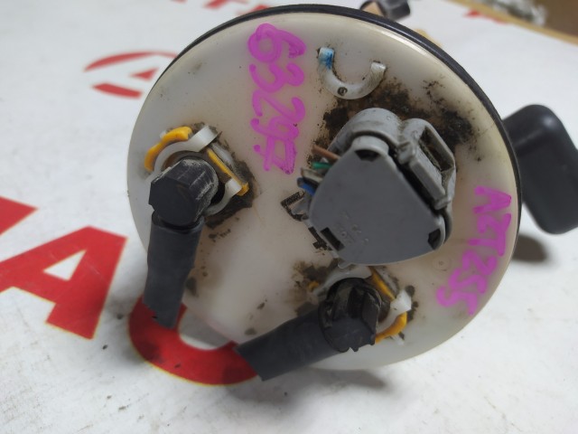 Бензонасос TOYOTA Avensis 