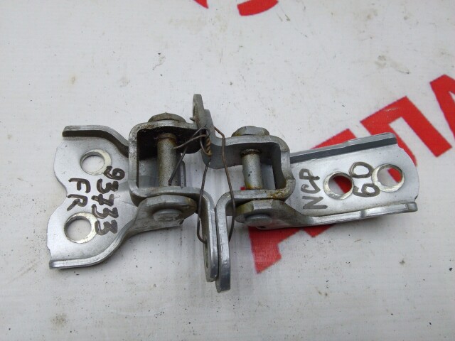 Кронштейны двери TOYOTA Ist 