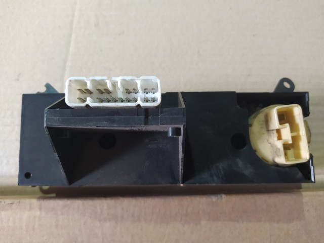 Блок управления печкой и кондиционером TOYOTA Sprinter Marino 