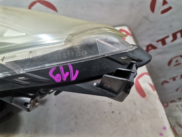 Фара TOYOTA Ractis 