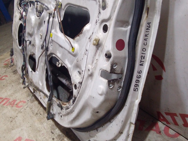 Дверь TOYOTA Carina 