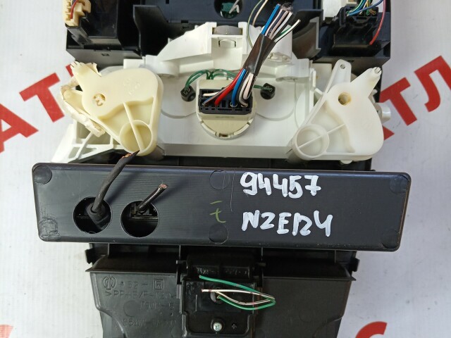 Блок управления печкой и кондиционером TOYOTA Corolla 