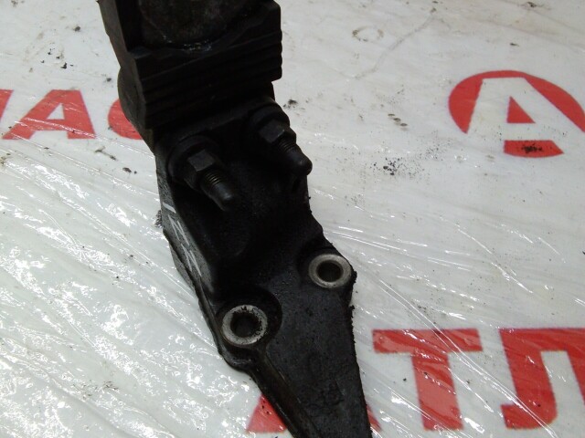 Кронштейн подушки ДВС TOYOTA Avensis 1ZZ-FE