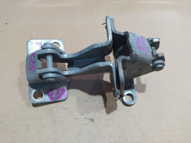 Кронштейны двери HONDA Stepwgn 