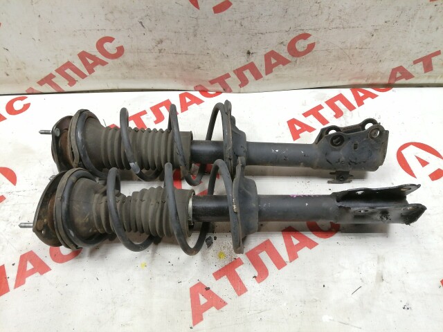 Стойка TOYOTA Ist 