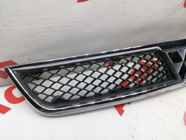 Решетка радиатора MITSUBISHI Galant Fortis 