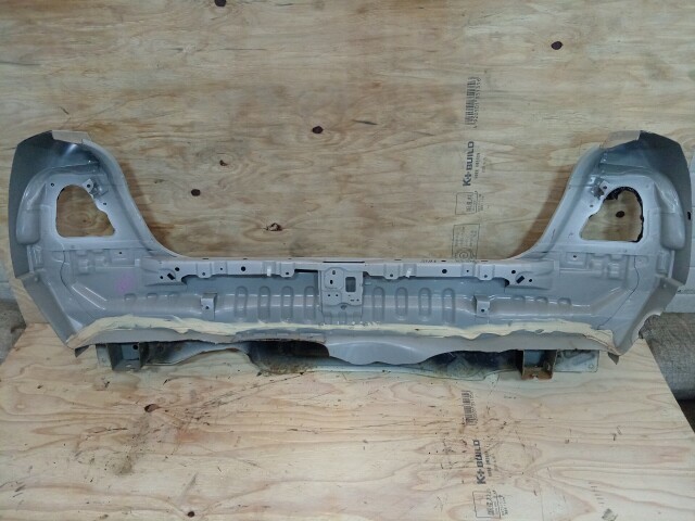 Задняя панель NISSAN Sunny 