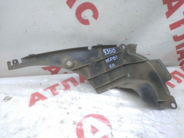 Подкрылок TOYOTA Ist 