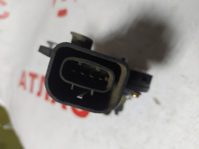 Замок двери TOYOTA Kluger 