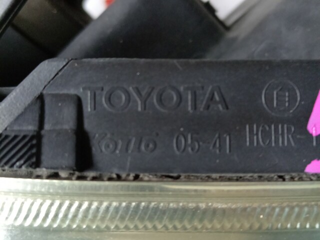 Фара TOYOTA Avensis 