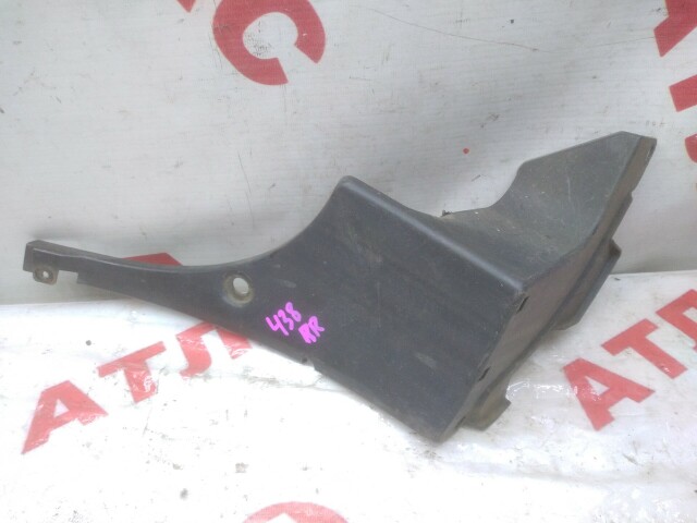 Подкрылок TOYOTA Ist 