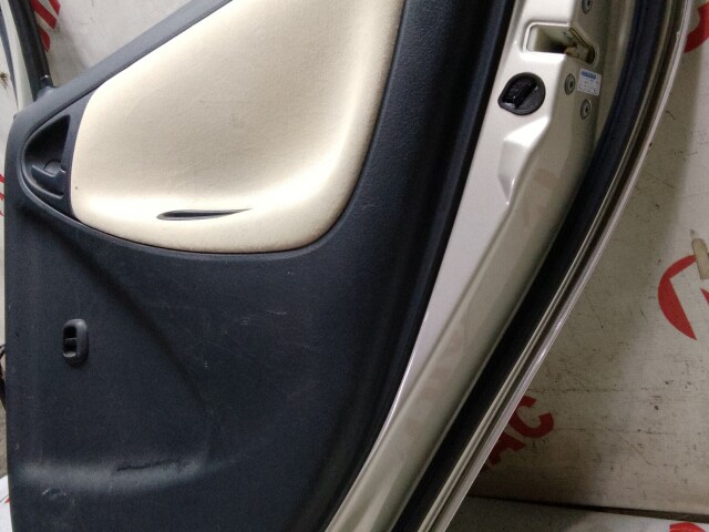 Дверь TOYOTA Vitz 