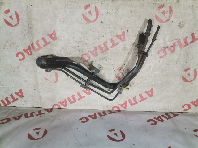 Горловина бензобака TOYOTA Ractis 