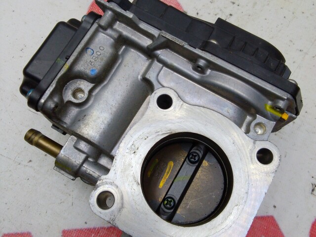 Дроссельная заслонка HONDA Fit L13B