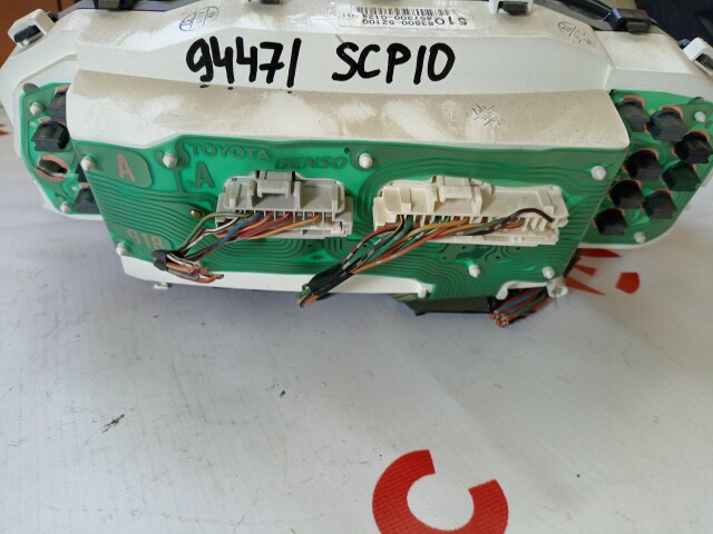 Щиток приборов TOYOTA Vitz 