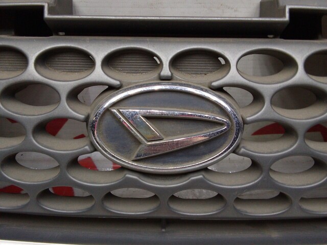Решетка радиатора DAIHATSU Terios 
