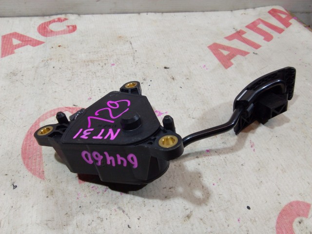 Педаль газа NISSAN X-Trail 