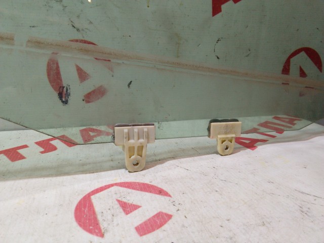 Стекло NISSAN Sunny 