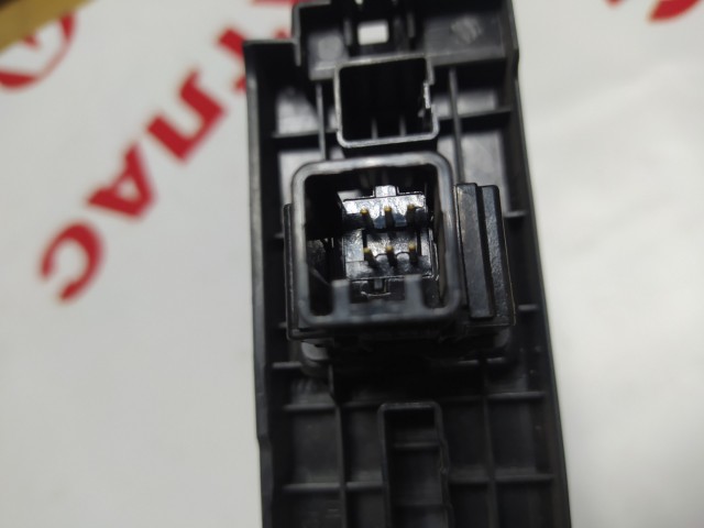 Кнопка подогрева сиденья TOYOTA Camry 