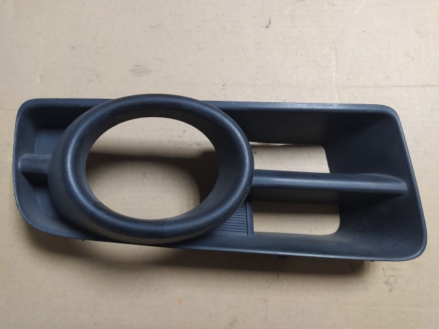 Оправа туманки NISSAN Wingroad 