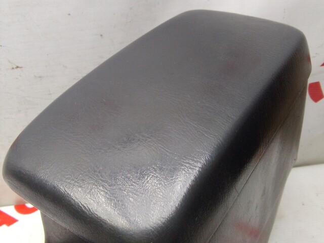 Консоль между сиденьями TOYOTA Corolla 