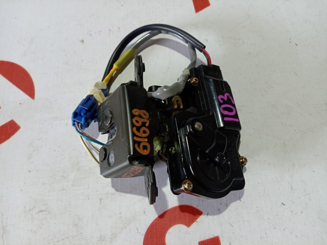 Замок багажника TOYOTA Avensis 