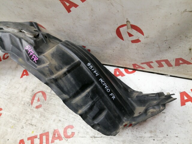 Подкрылок TOYOTA Ist 