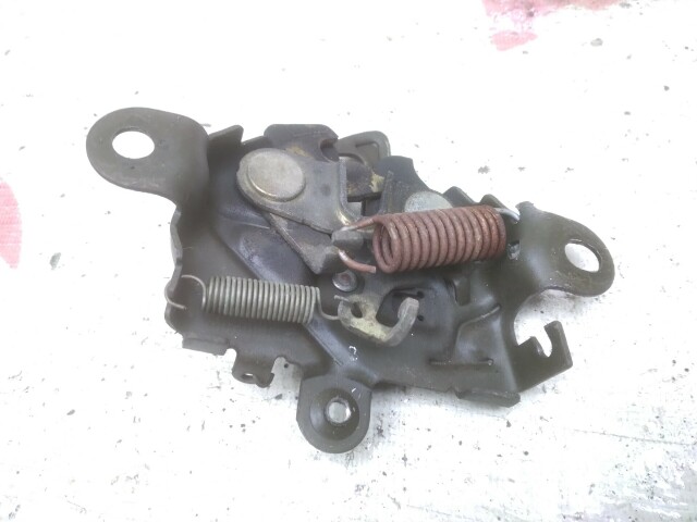 Замок капота TOYOTA FunCargo 