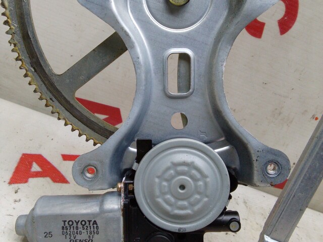 Стеклоподъемник TOYOTA Corolla Runx 