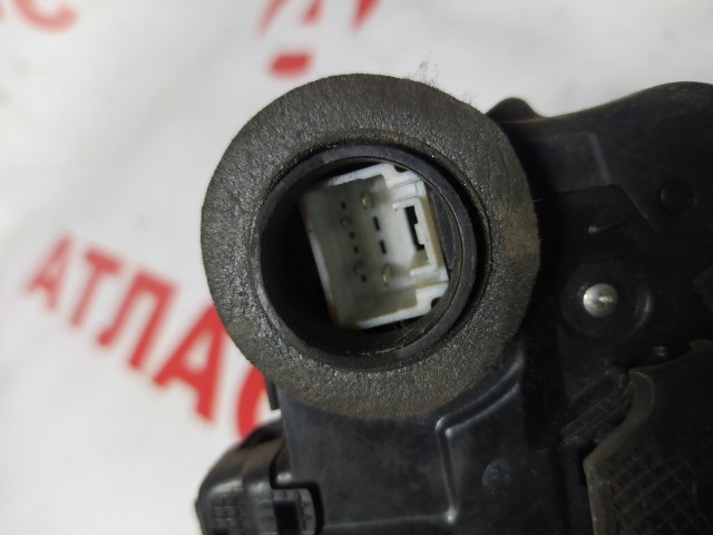 Замок двери TOYOTA Camry 