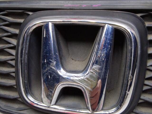 Решетка радиатора HONDA Fit 