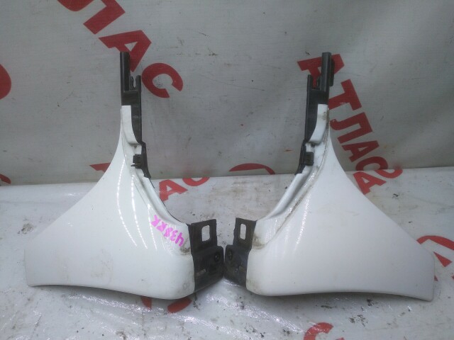 Брызговик TOYOTA Ist 