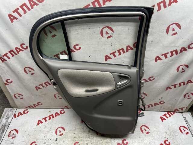 Дверь TOYOTA Platz 