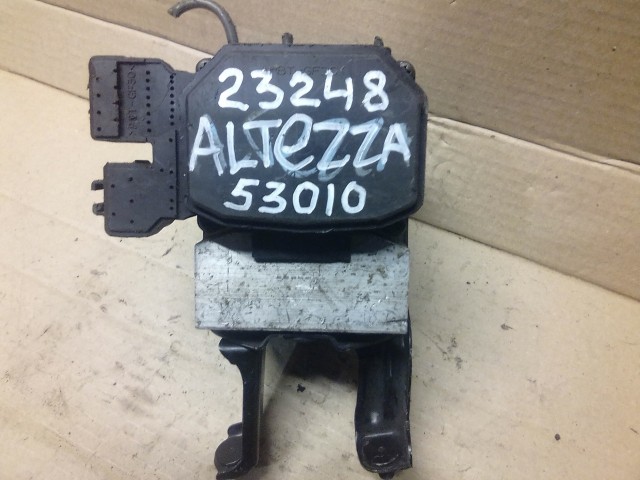 Блок ABS TOYOTA Altezza 
