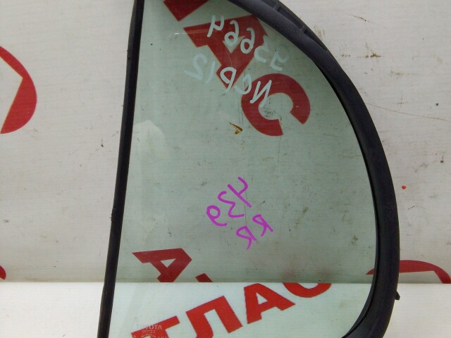 Треугольник (стекло) TOYOTA Platz 