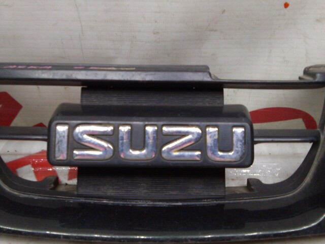 Решетка радиатора ISUZU Aska 