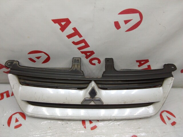 Решетка радиатора MITSUBISHI Dion 