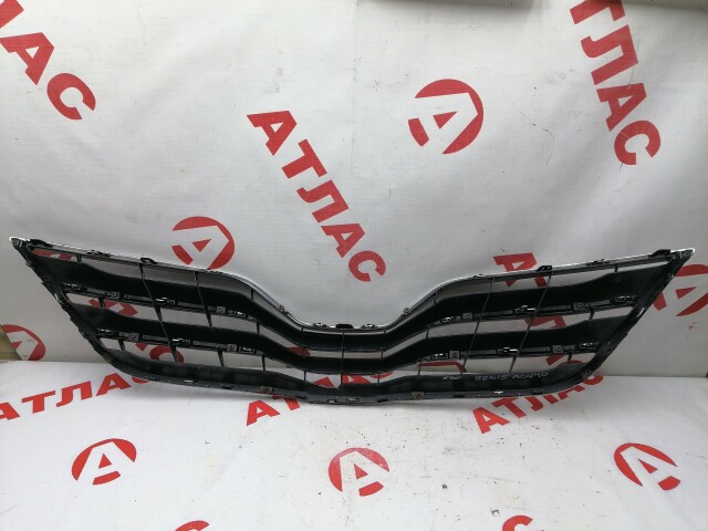 Решетка радиатора TOYOTA Camry 